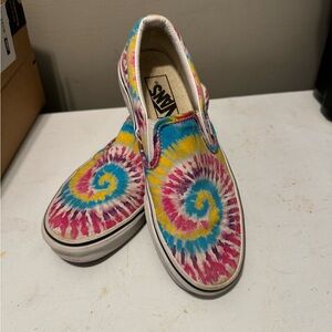 Tie dyed Vans. Women’s 7.5. Men’s 6.